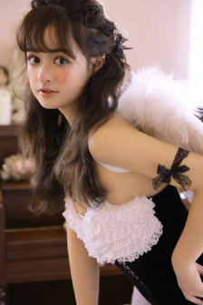 打女佣的屁屁